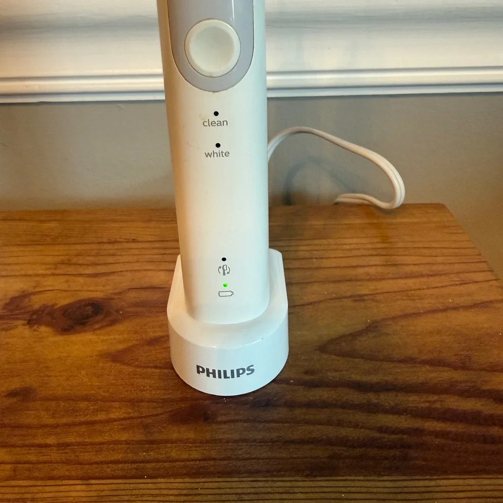 Philips Sonicare DiamondClean‎ Electric Toothbrush White Charger Travel Case